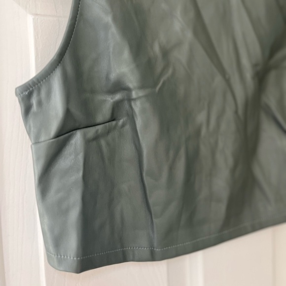 NWT Kirious Faux Leather Cropped Tank Top M - Picture 4 of 13